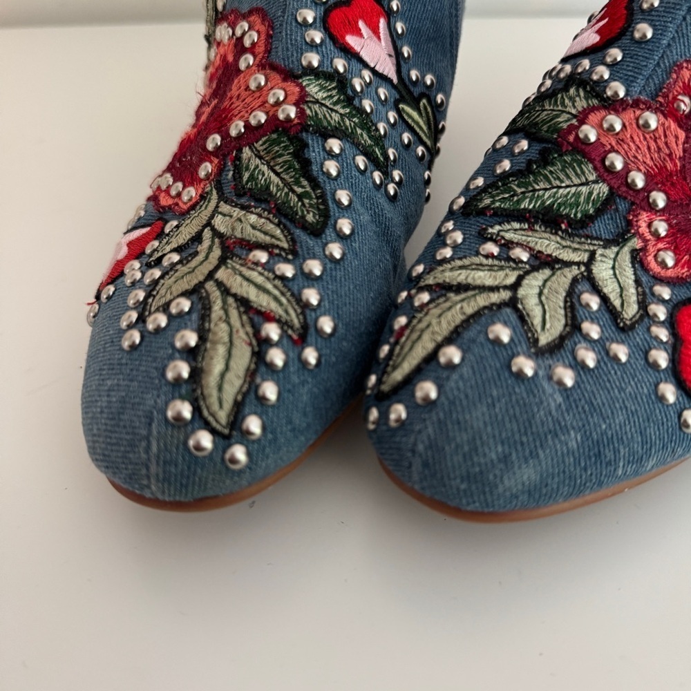 Jeffrey Campbell Embroidered Floral Denim Chambray Ankle Boots 8 - Picture 6 of 9